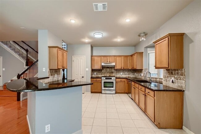 Building Photo - 5320 Spirea Cove