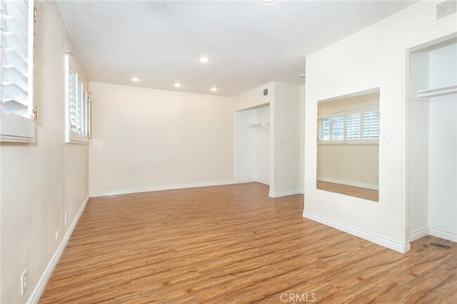 Building Photo - 5353 Corteen Pl