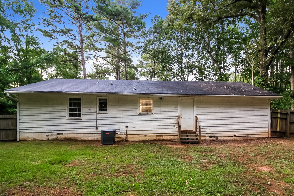 Building Photo - 30 Hidden Pines Dr