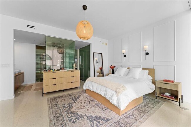 Building Photo - 1040 Biscayne Blvd