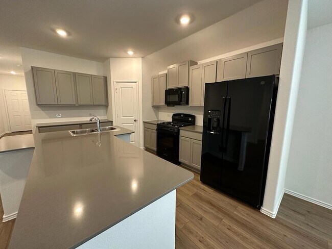 Building Photo - 365 Sonterra Dr