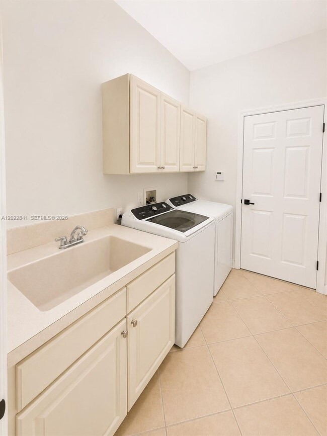 Building Photo - 7232 Maidstone Dr