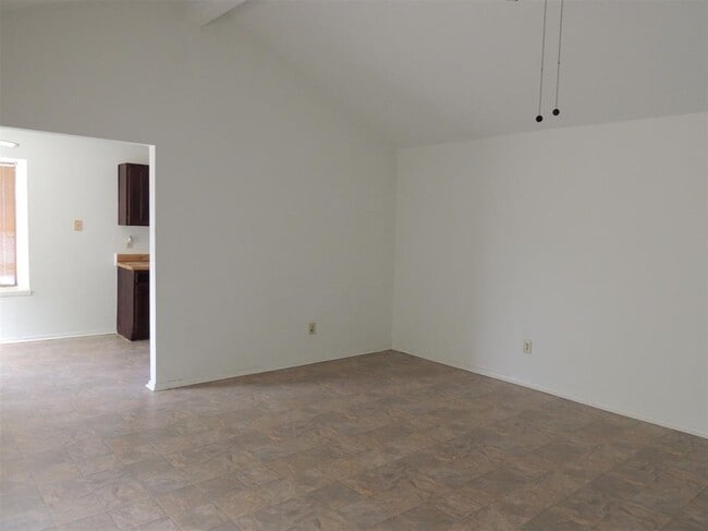 Building Photo - 8350 S Meadow Bird Cir