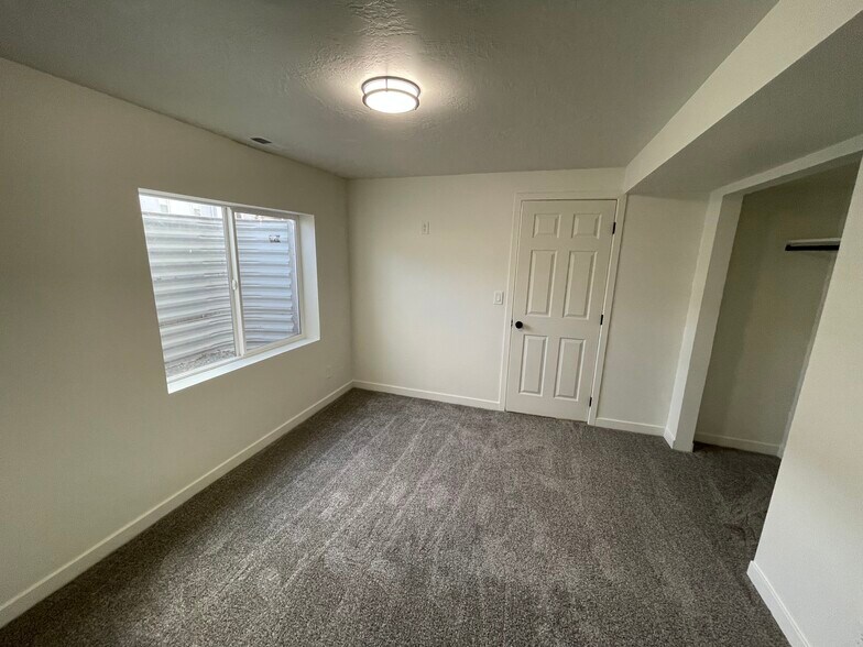 Building Photo - 844 N Basalt