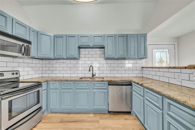 Building Photo - 2403 S 3rd St