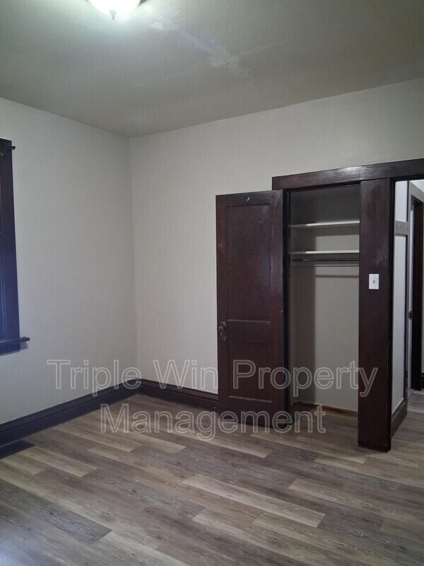 Building Photo - 4891 Hummelsheim Ave