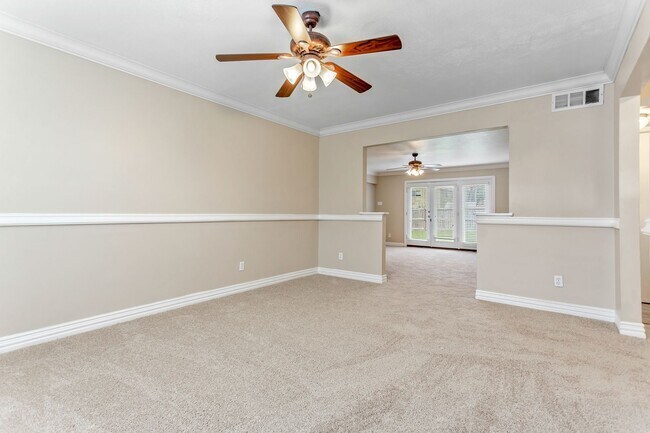 Building Photo - Updated 4-Bedroom, 2-Bath Home in RISD