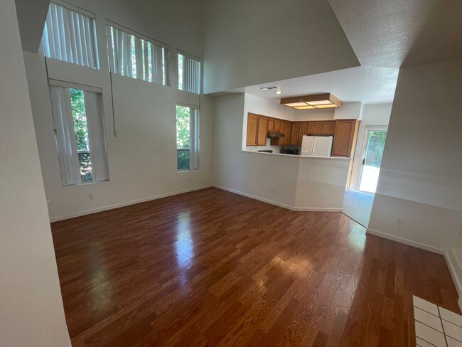 Building Photo - Spacious Home in Mace Ranch Neighborhood D...