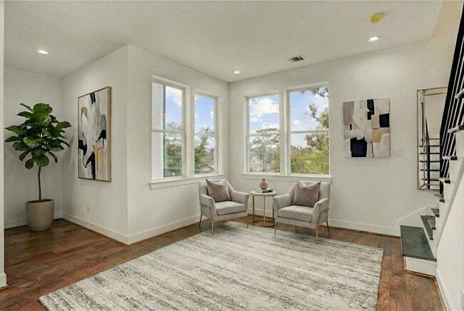 Building Photo - 6814 Hartland St