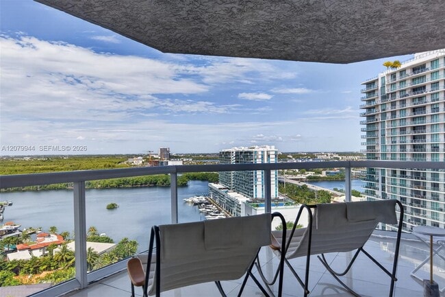 Building Photo - 16500 Collins Ave