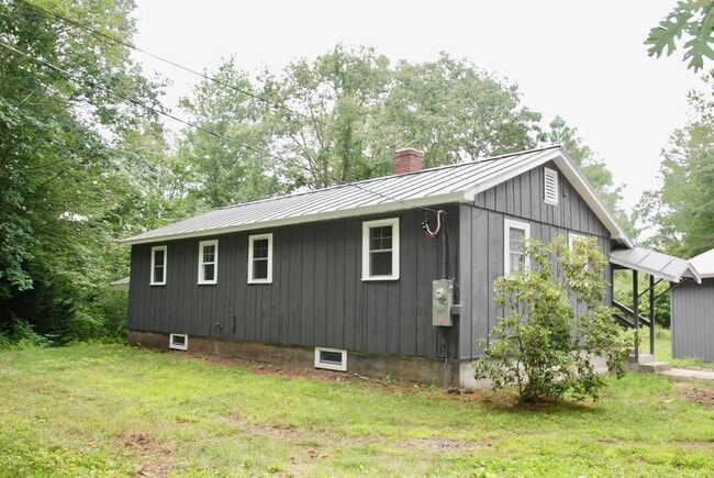 Building Photo - 469 Mountain Rd