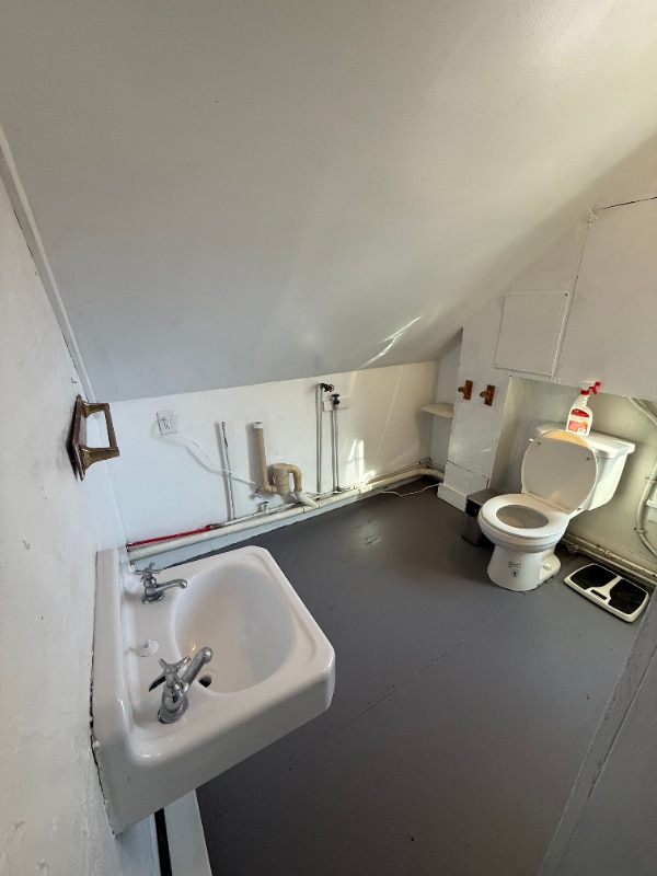 Building Photo - 10 Monroe Hwy