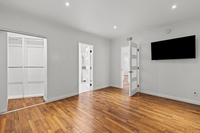 Building Photo - UPGRADED SOUTH OF THE BOULEVARD HOME WITH HUGE BACKYARD!