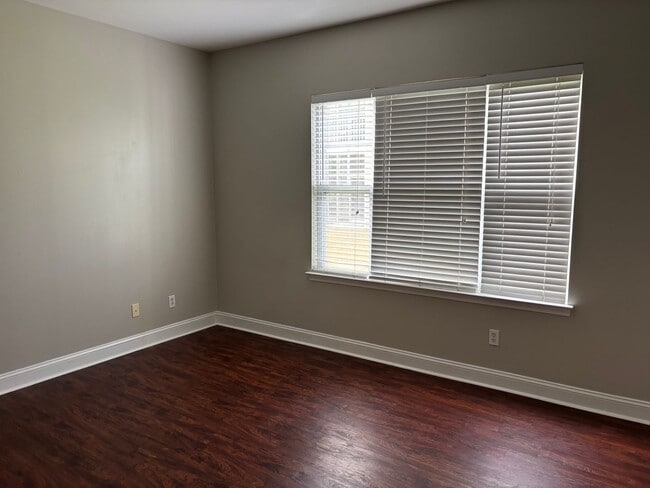 Building Photo - 3-Bedroom, 2-Bedroom Condo