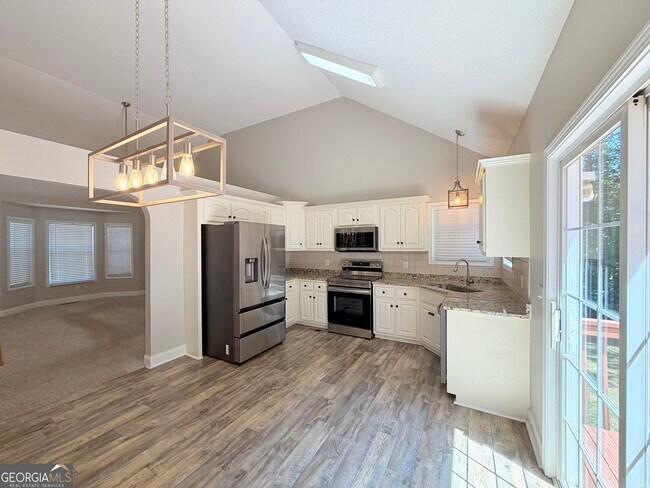 Building Photo - 11 Woodvine Ct