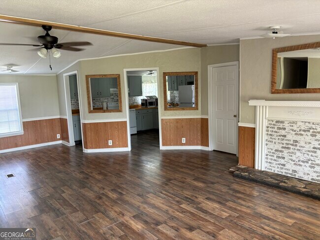 Building Photo - 266 Spring Lake Dr