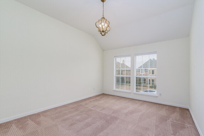 Building Photo - 5055 Navajo Dr