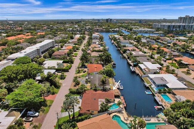 Building Photo - 2051 Coral Reef Dr