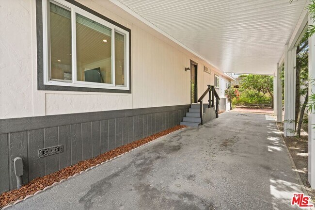 Building Photo - 29500 Heathercliff Rd