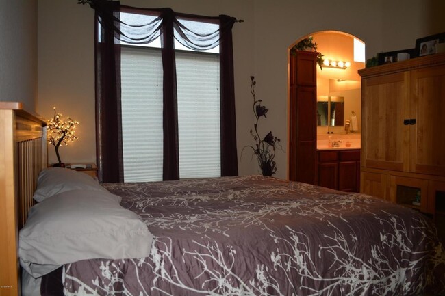 Main Bedroom - 2725 East Mine Creek Road