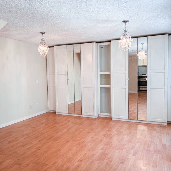 Building Photo - 657 W California Ave