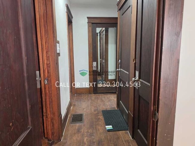 Building Photo - 1014 Berwin St