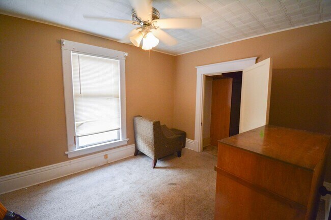 Building Photo - 209 S Pearl St