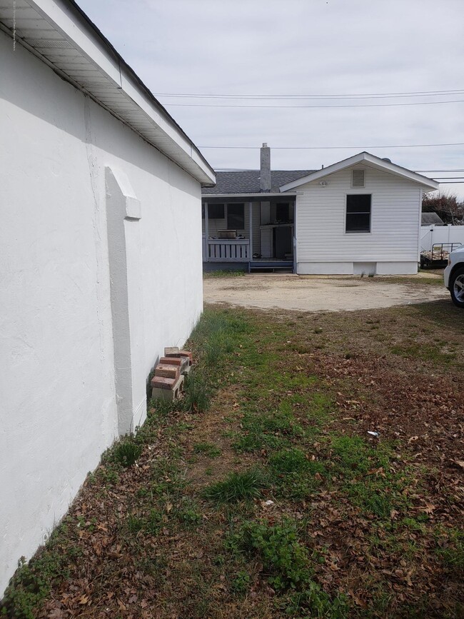 Building Photo - 750 Fischer Blvd