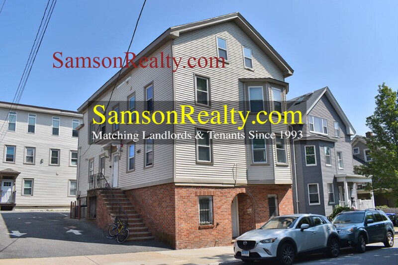 Primary Photo - 16 Trenton St