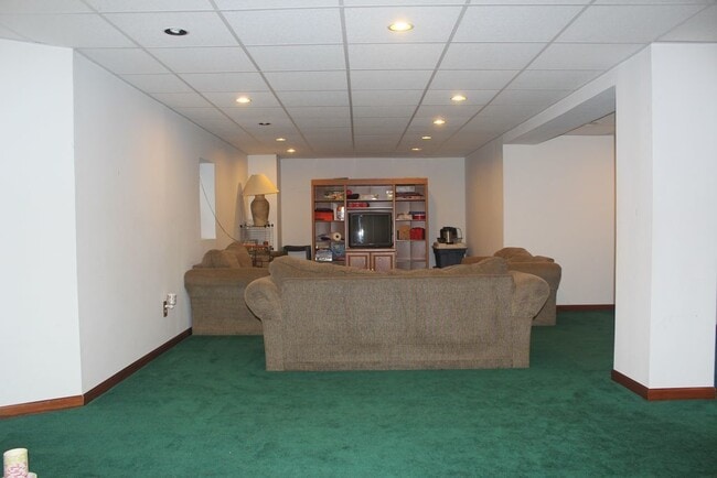 Building Photo - 1101 Andover Dr