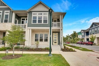 Building Photo - 3201 Zach Scott St