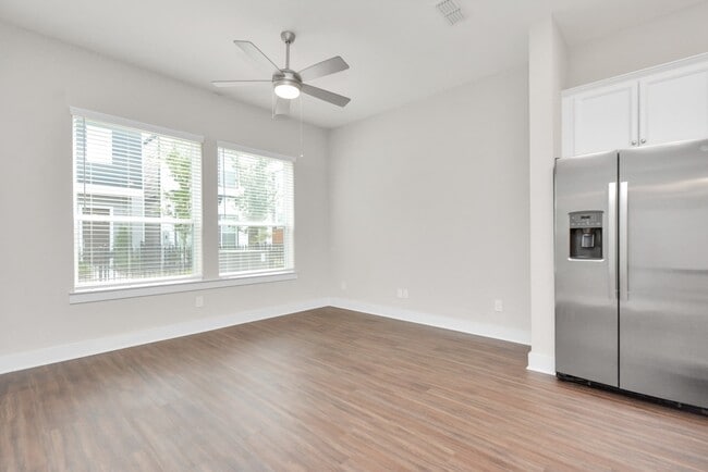 Building Photo - 746 Strawberry Pines Ct