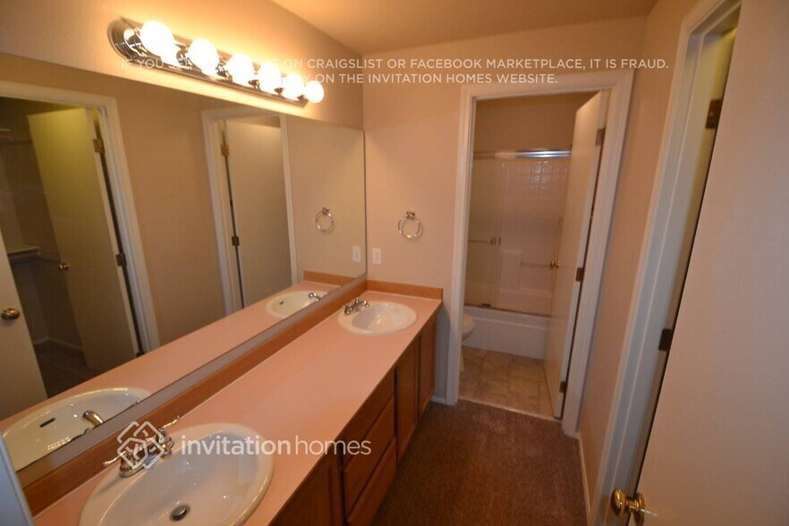 Building Photo - 8408 200th St Ct E