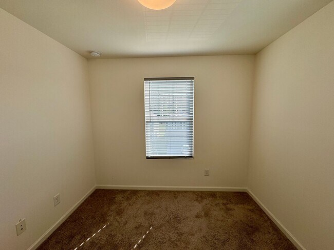 Building Photo - 3BR/2BA Townhouse in Mallard Creek