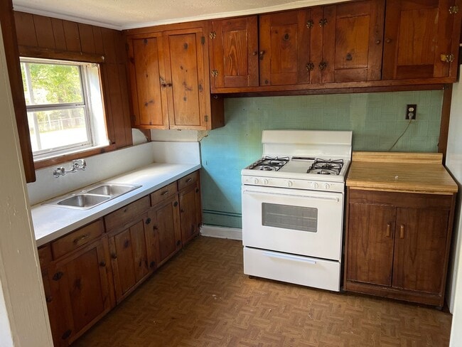 Building Photo - comfortable and convenient 2 bedroom 1 bathroom