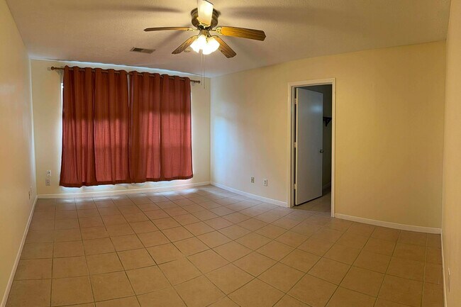 Building Photo - 18403 Willow Moss Dr