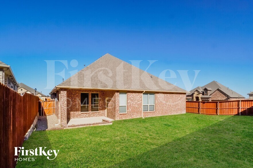 Building Photo - 15013 Gladstone Dr