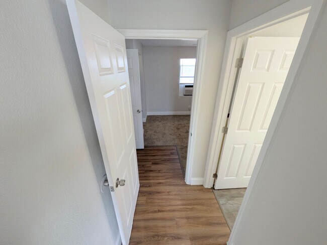 Building Photo - 506-512 Northwood Road