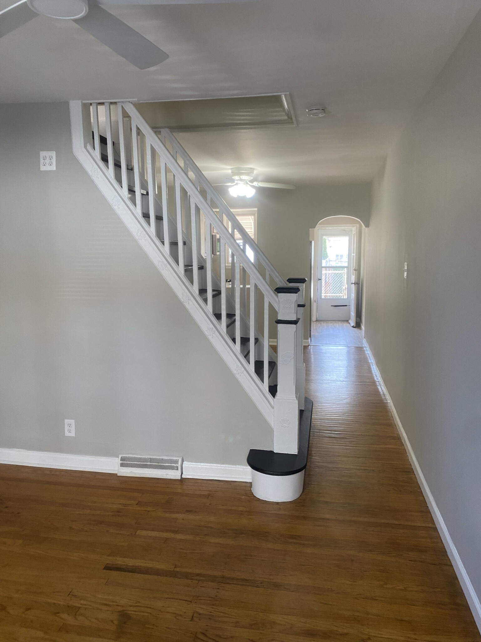 Stairs - 3241 Edgemont St
