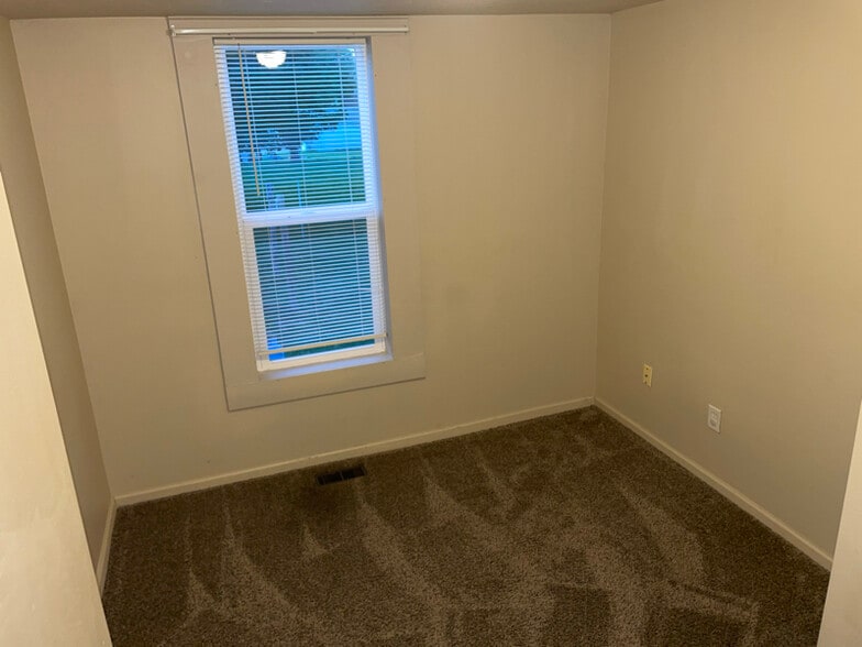 Building Photo - 101 S Comstock St