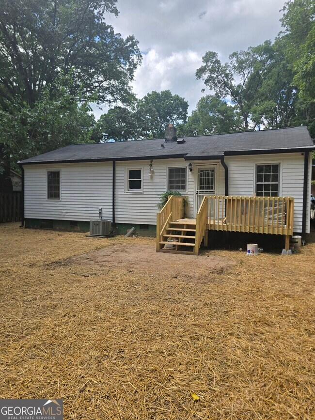 Building Photo - 4201 Lindsey Dr