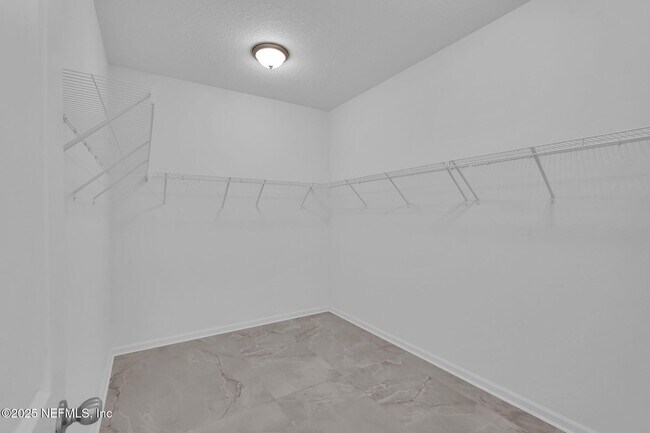 Building Photo - 147 Holly Forest Dr