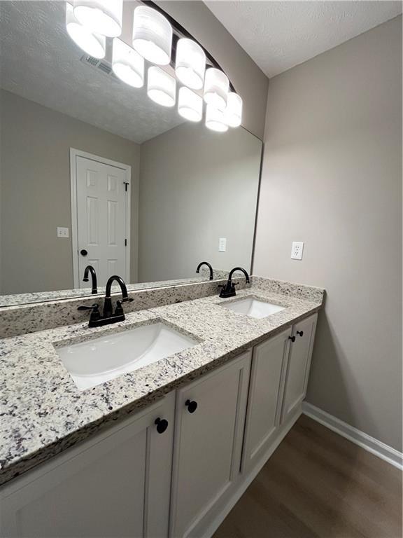 Building Photo - 2147 St Albans Pl