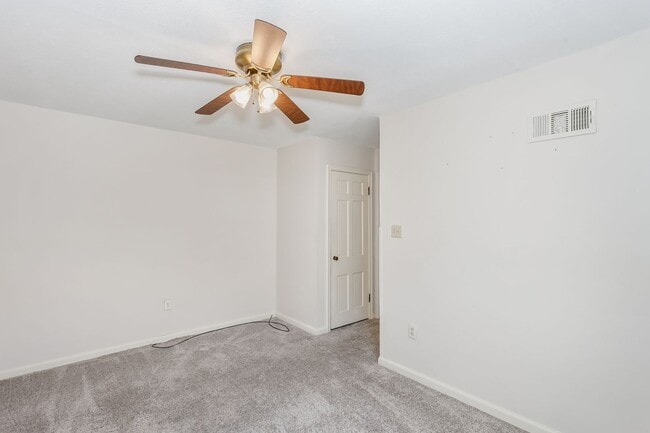 Building Photo - 516 S Erie Ave