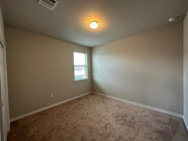 Building Photo - 10901 Mickelson Dr