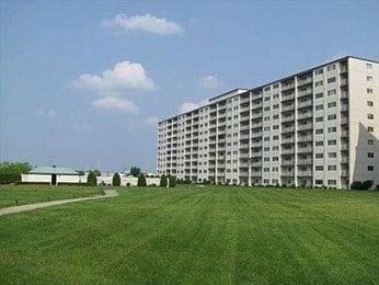 Building Photo - 100 Cove Way