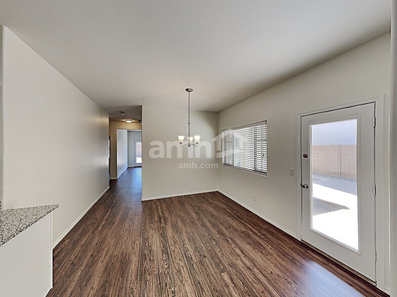 Building Photo - 3413 E Flower St