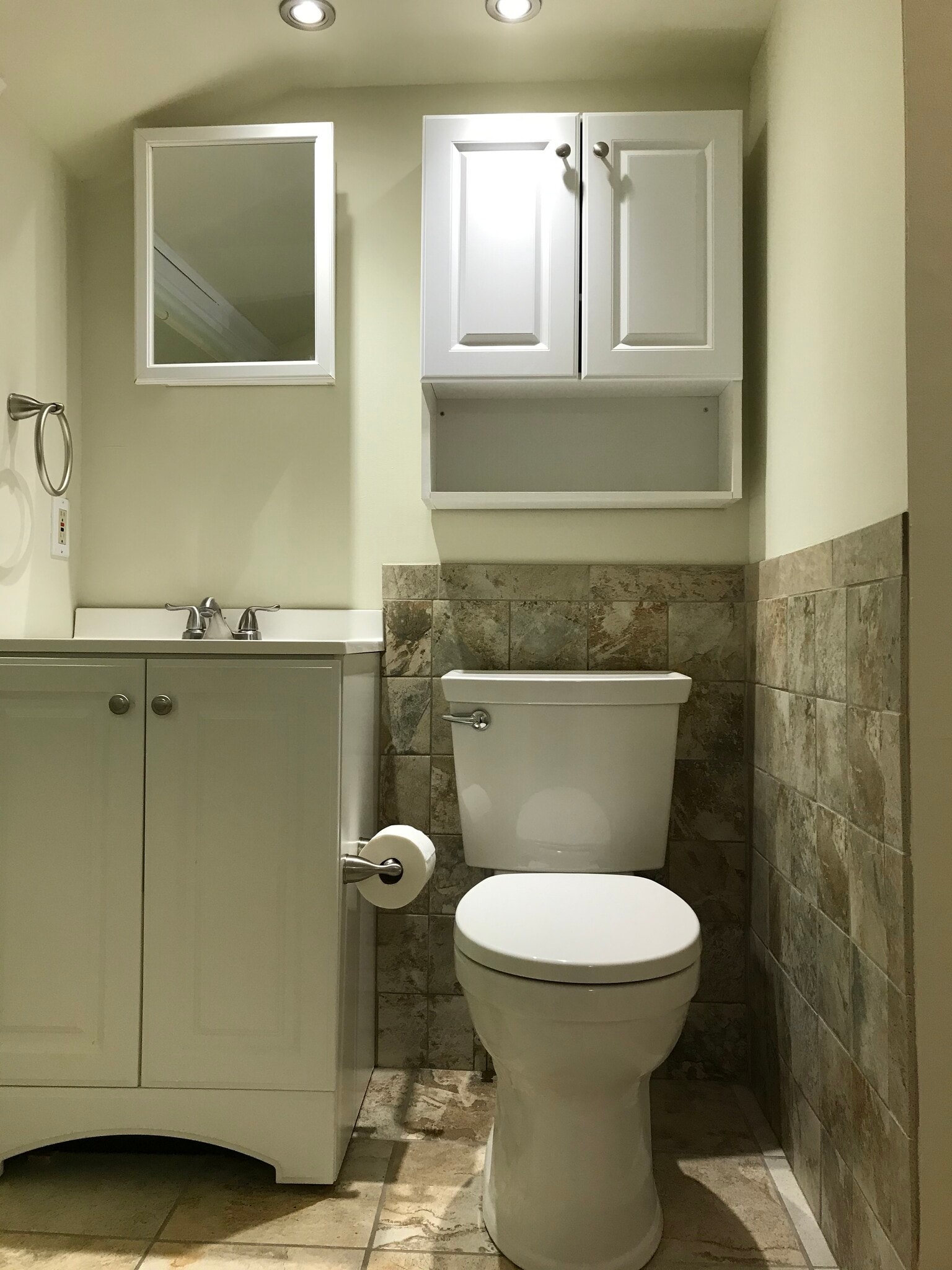 bathroom - 49 School St