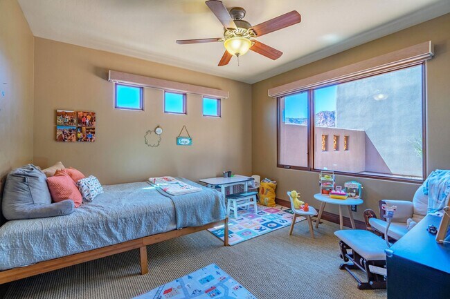 Building Photo - Exquisite Custom Home in Prestigious Commu...