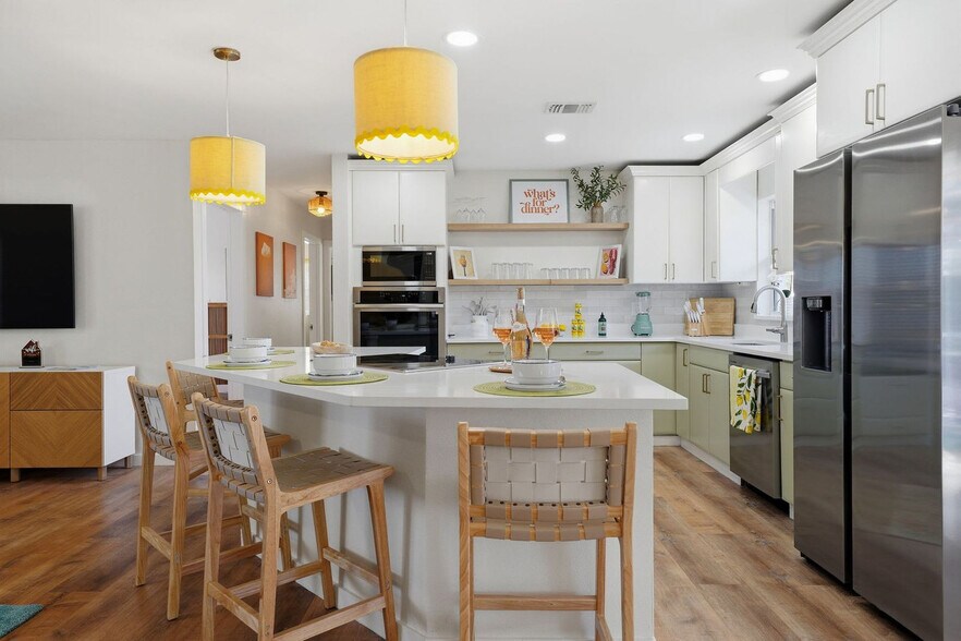 Building Photo - 3201 Southern Pkwy W